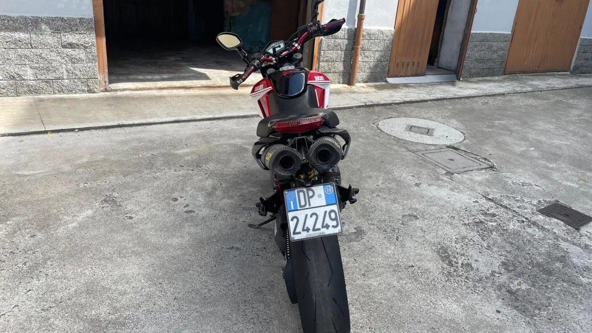 Ducati Hypermotard 796 (2012)  (5)