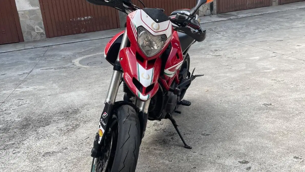 Ducati Hypermotard 796 (2012)  (6)
