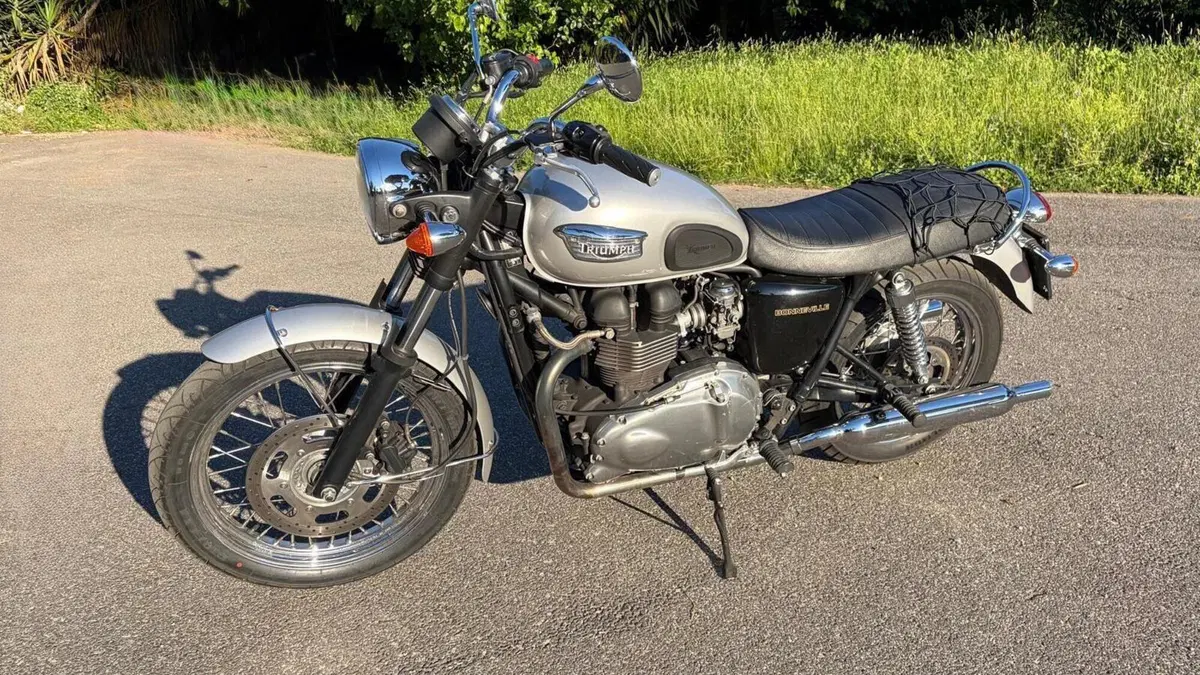 Triumph Bonneville (2007 - 16)  (2)