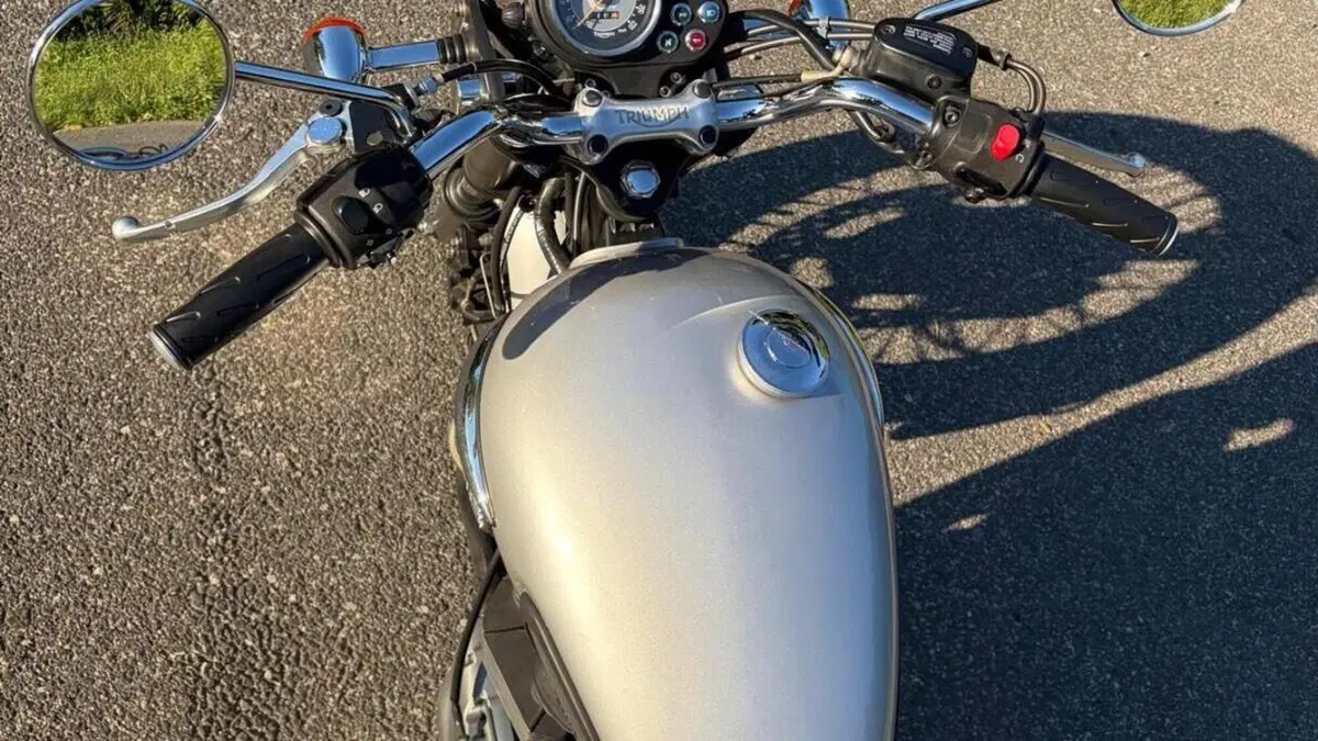 Triumph Bonneville (2007 - 16)  (6)