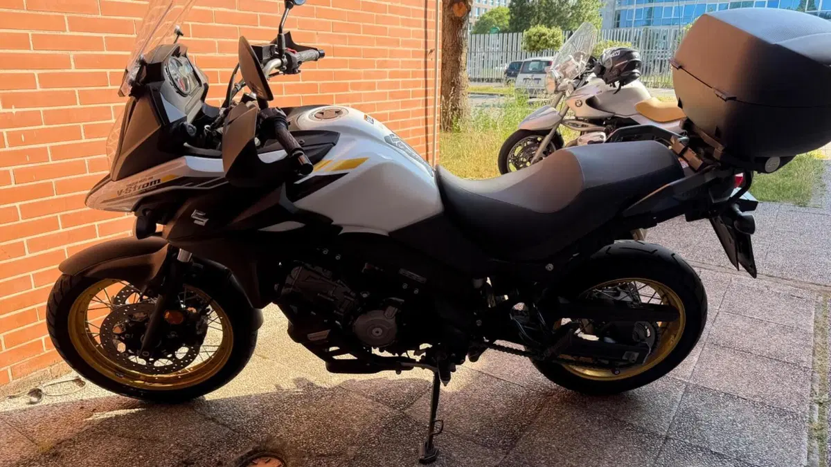 Suzuki V-Strom 650XT (2021 - 25)  (2)