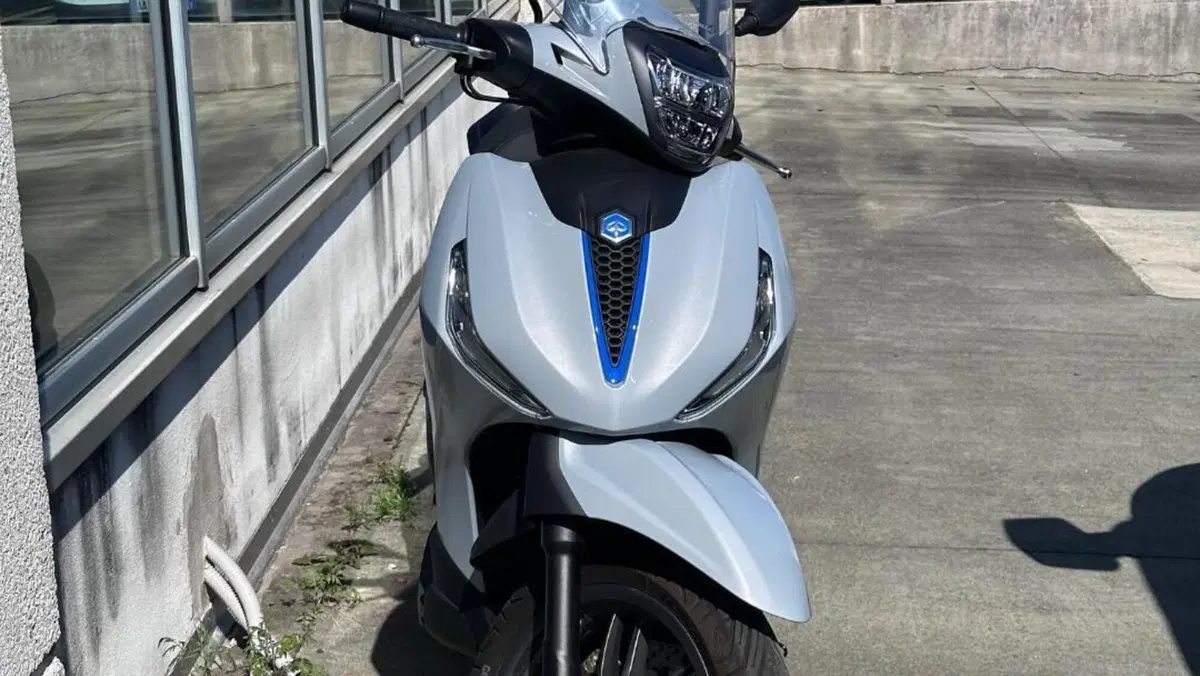 Piaggio Beverly 400 S (2025 - 26)  (3)