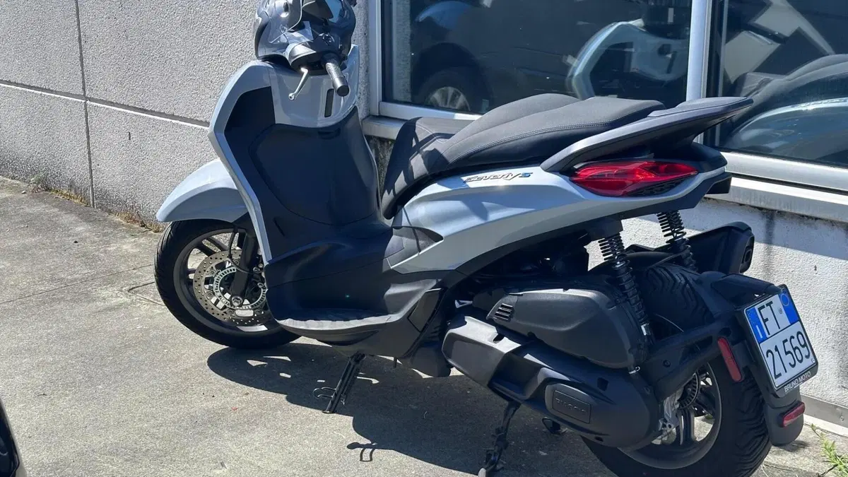 Piaggio Beverly 400 S (2025 - 26)  (4)