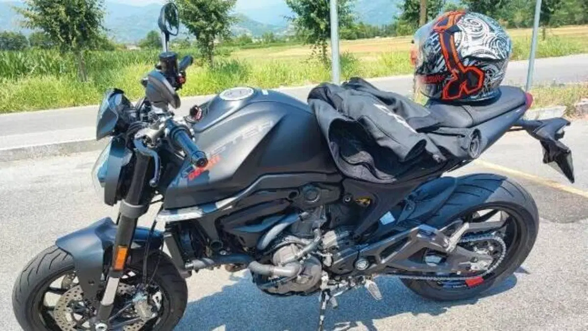 Ducati Monster 937 + (2021 - 25)  (4)