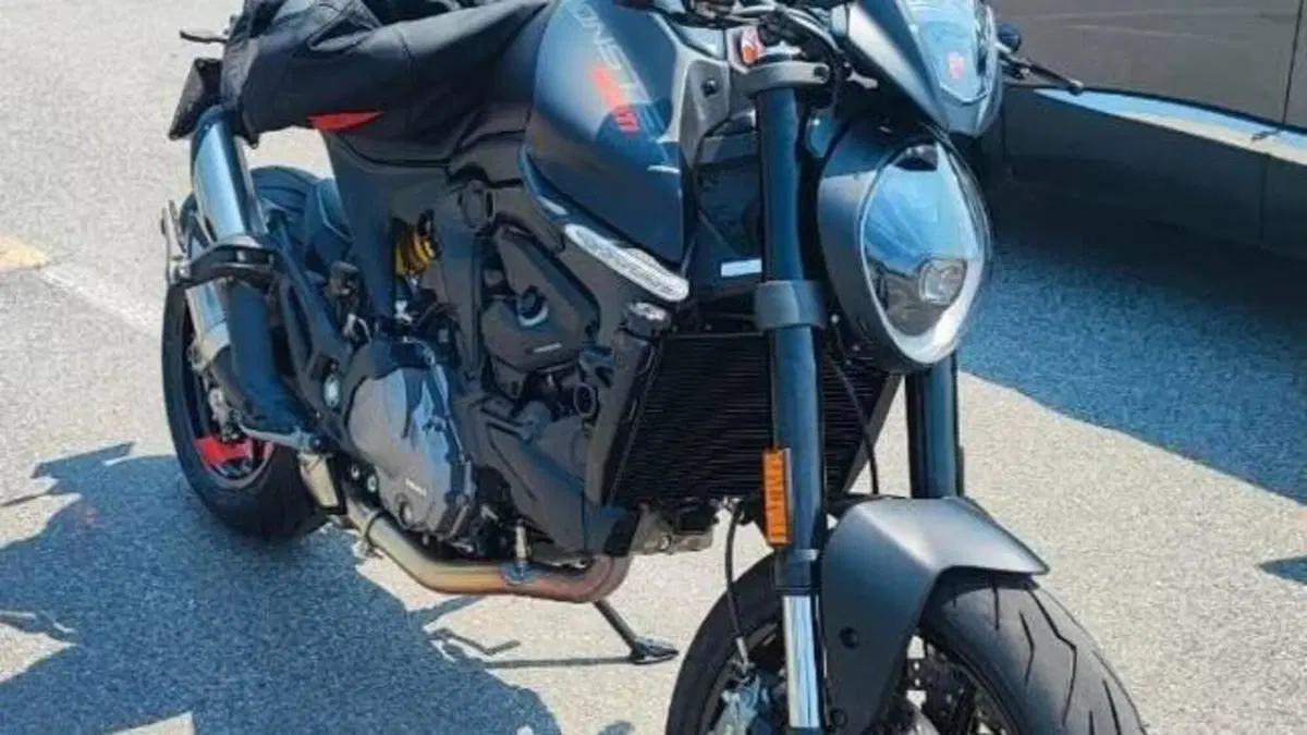 Ducati Monster 937 + (2021 - 25)  (5)
