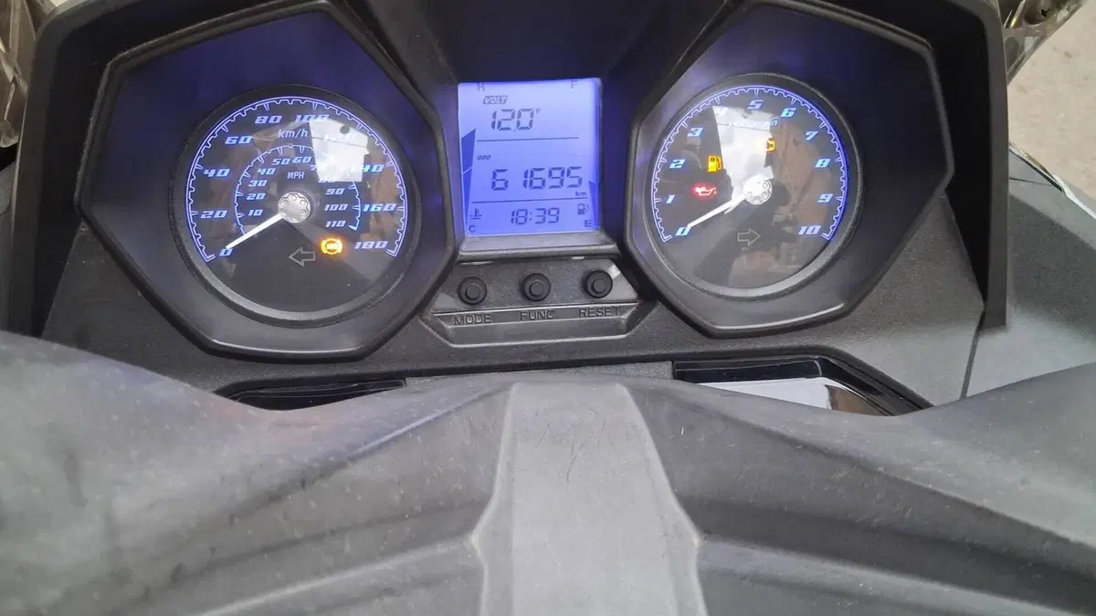 Kymco Downtown 350i ABS (2016 - 20)  (5)