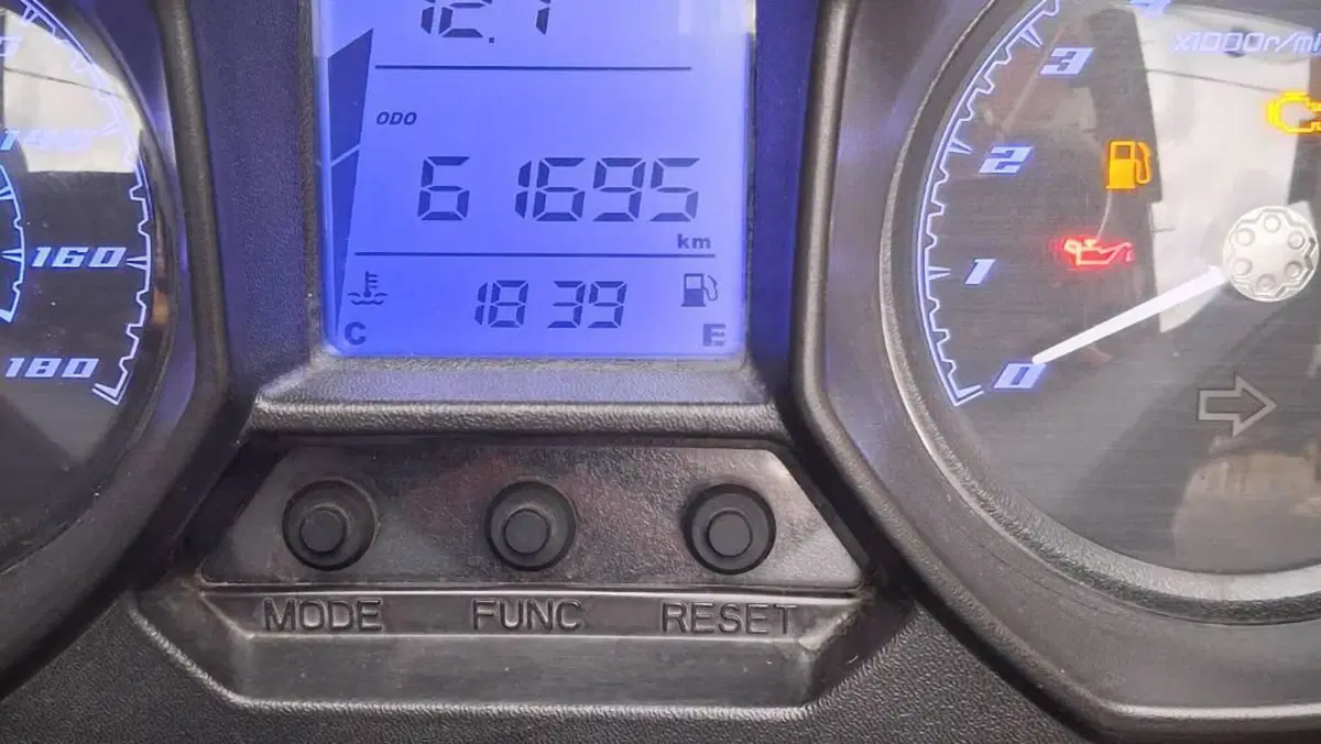 Kymco Downtown 350i ABS (2016 - 20)  (6)