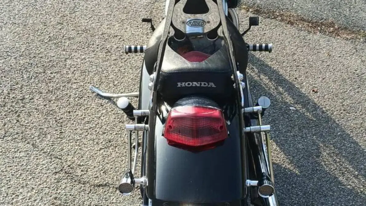 Honda VT 600 C Shadow (1989 - 02)  (3)