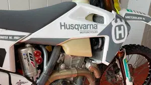 Husqvarna FE 350 (2023)  (8)