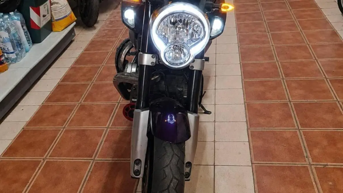 Yamaha MT-01 (2005- 11)  (2)