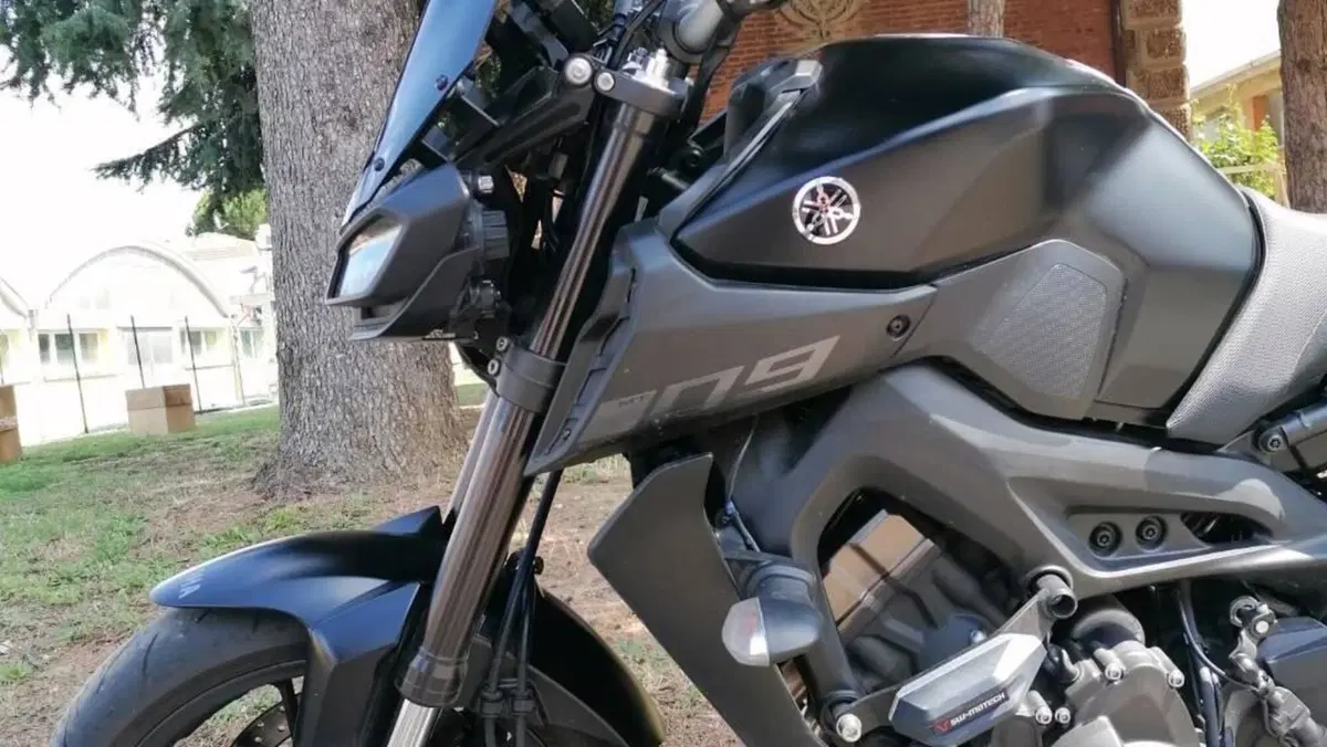 Yamaha MT-09 (2017 - 20)  (4)