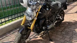 Bmw R 1200 R (2017 - 18)  (9)