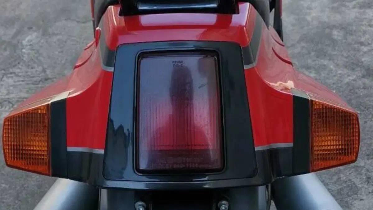 Kawasaki   (6)