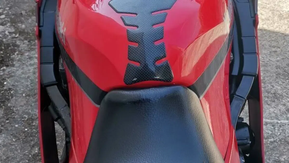 Kawasaki   (9)
