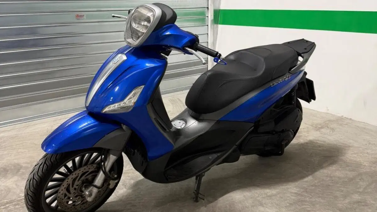 Piaggio Beverly 300 i.e. ABS-ASR (2016 - 20)  (2)