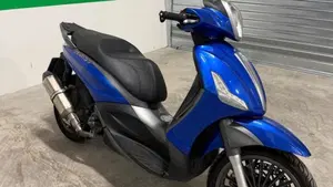 Piaggio Beverly 300 i.e. ABS-ASR (2016 - 20)  (3)