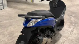 Piaggio Beverly 300 i.e. ABS-ASR (2016 - 20)  (4)