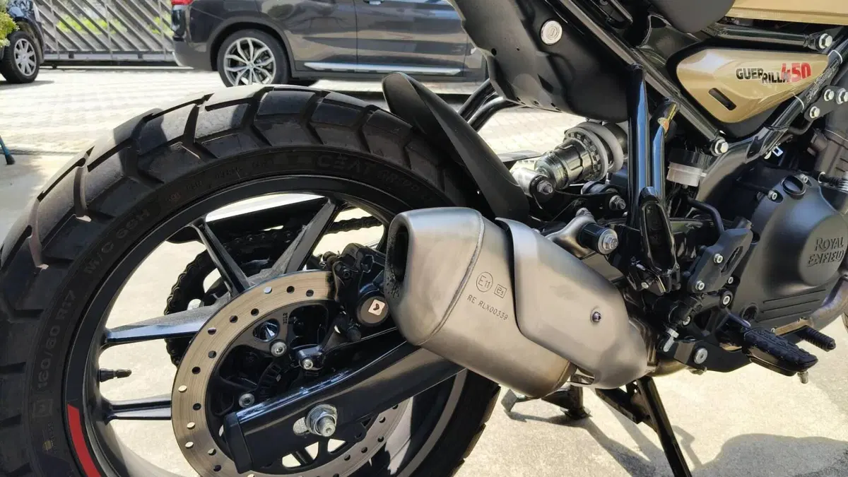Royal Enfield Guerrilla 450 (2024 - 26)  (7)