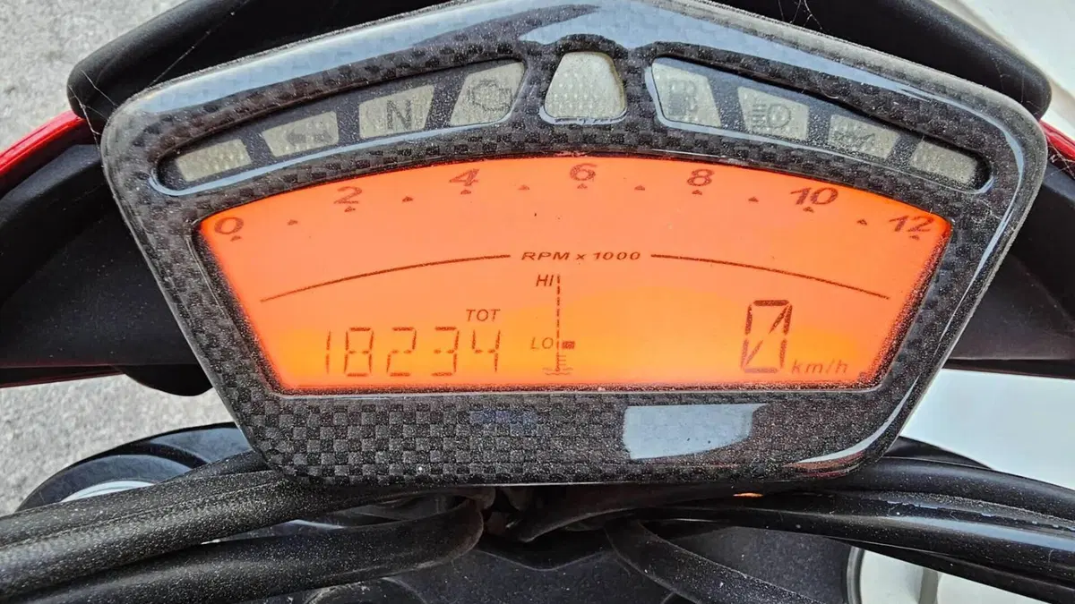 Ducati Hypermotard 796 (2012)  (2)