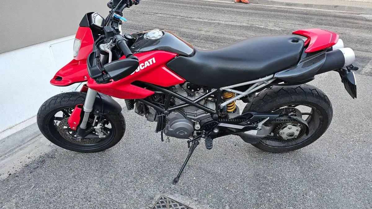Ducati Hypermotard 796 (2012)  (4)