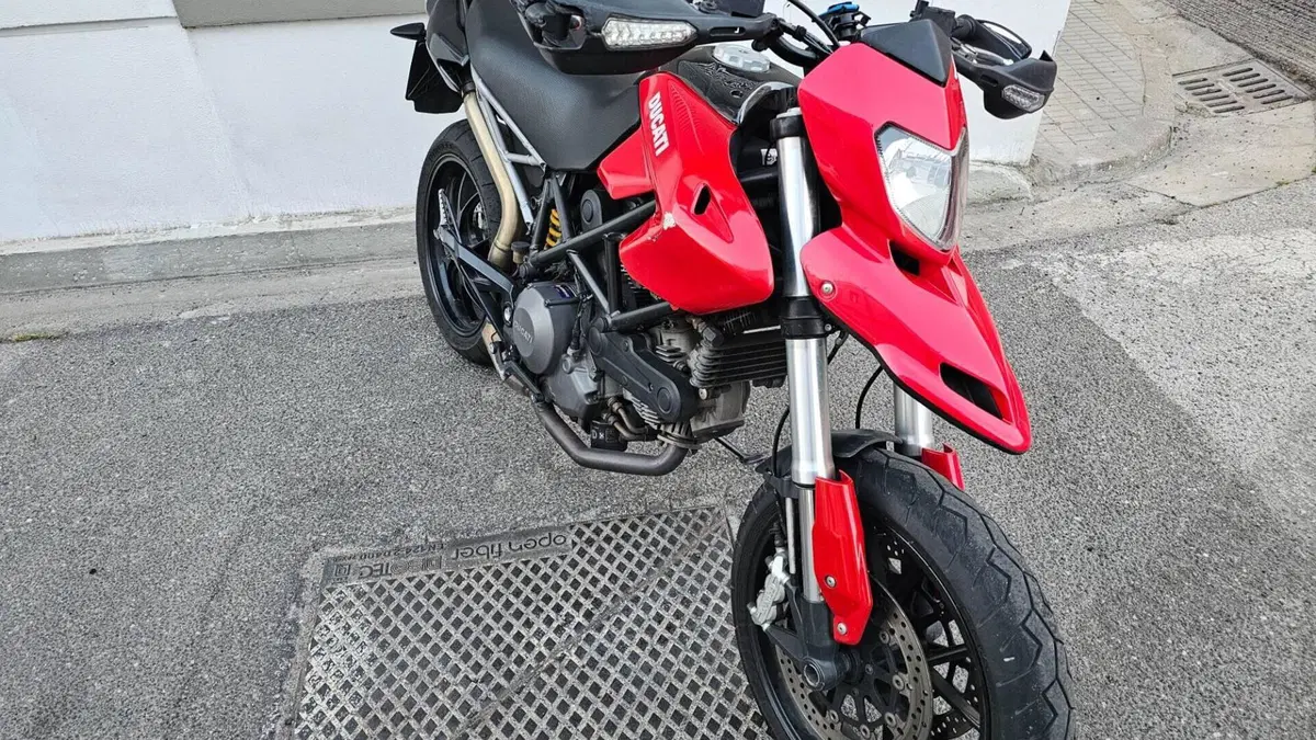 Ducati Hypermotard 796 (2012)  (6)