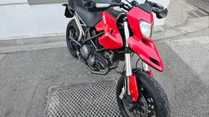Ducati Hypermotard 796 (2012)  (6)