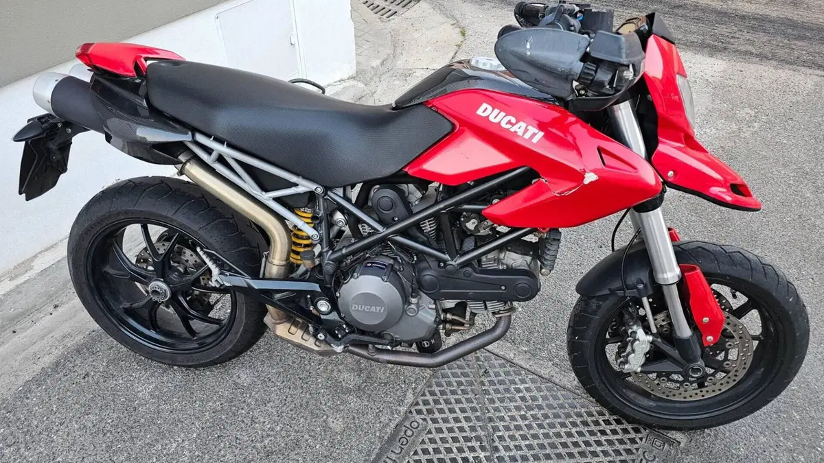 Ducati Hypermotard 796 (2012)  (7)