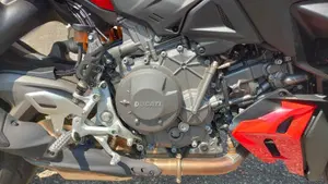 Ducati Streetfighter V2 S (2025 - 26)  (6)