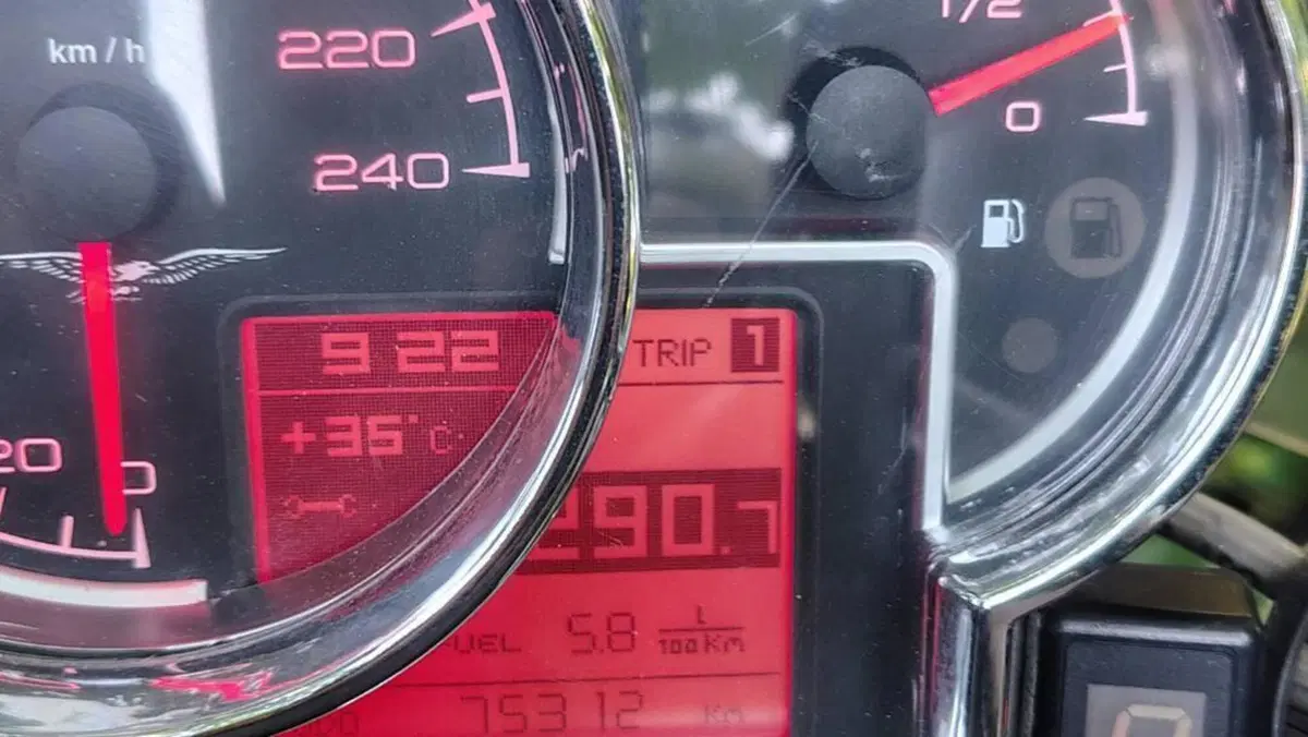 Moto Guzzi Breva V 1100 i.e.  (7)