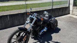 Harley-Davidson 1690 Breakout (2013 - 17) - FXSB 