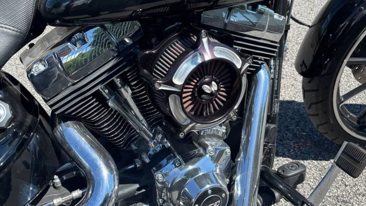 Harley-Davidson 1690 Breakout (2013 - 17) - FXSB  (4)