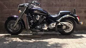 Kawasaki VN 2000  (2)