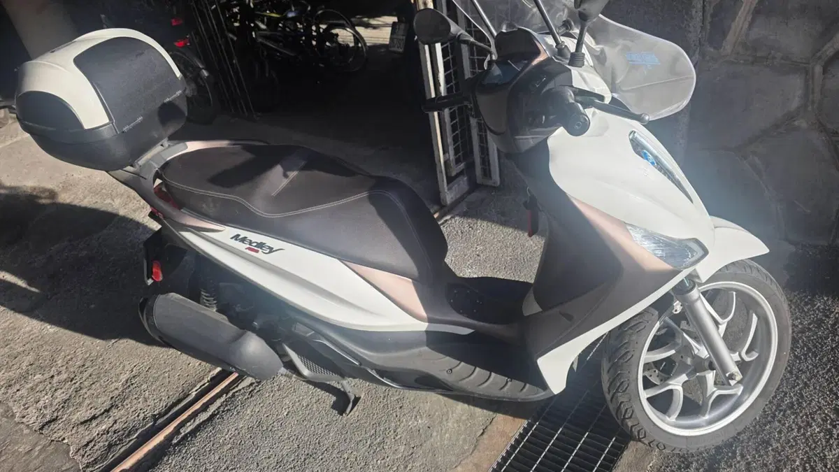 Piaggio Medley 150 ABS (2021 - 25)  (2)