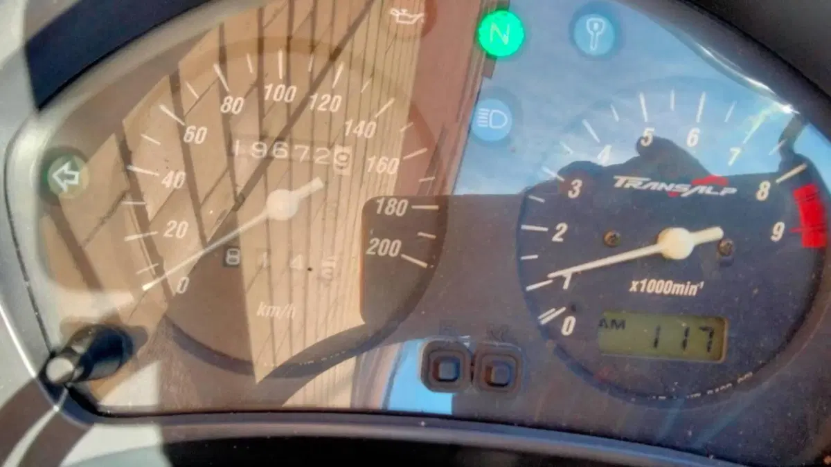 Honda Transalp XL 650V (2000 - 04)  (2)