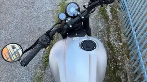 Royal Enfield Guerrilla 450 (2024 - 26)  (2)