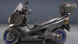 Suzuki Burgman 400 (2022 - 24)  (3)