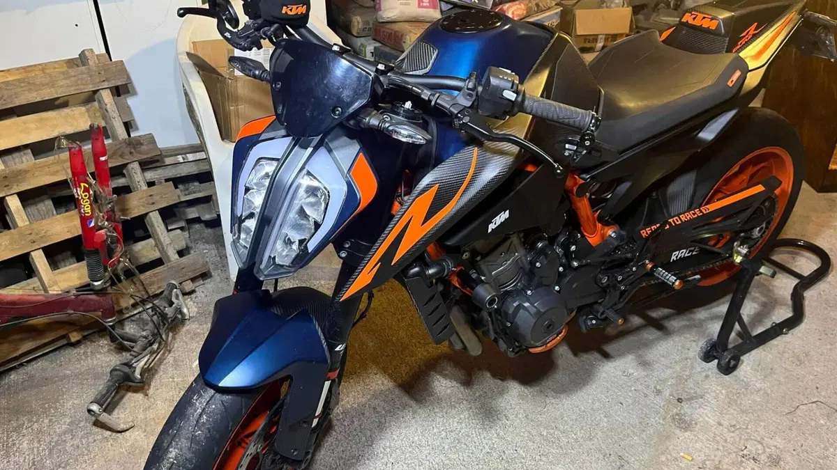 KTM 890 Duke R (2022 - 23)  (2)
