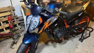 KTM 890 Duke R (2022 - 23)  (2)