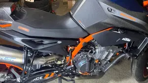KTM 890 Duke R (2022 - 23)  (5)