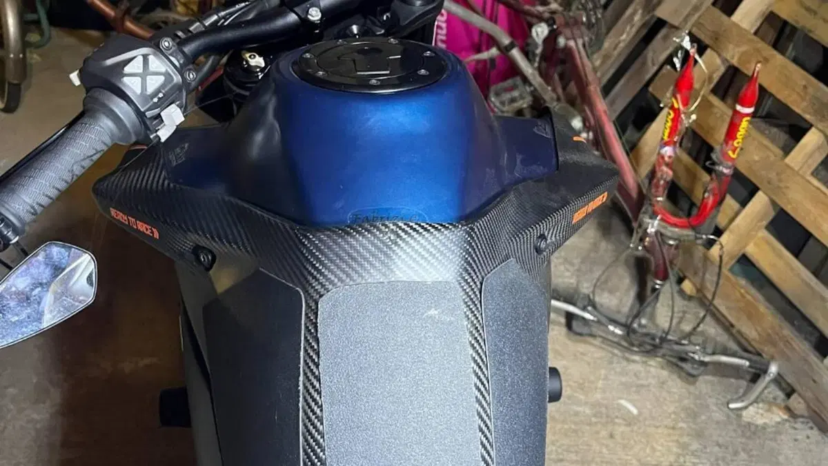 KTM 890 Duke R (2022 - 23)  (9)