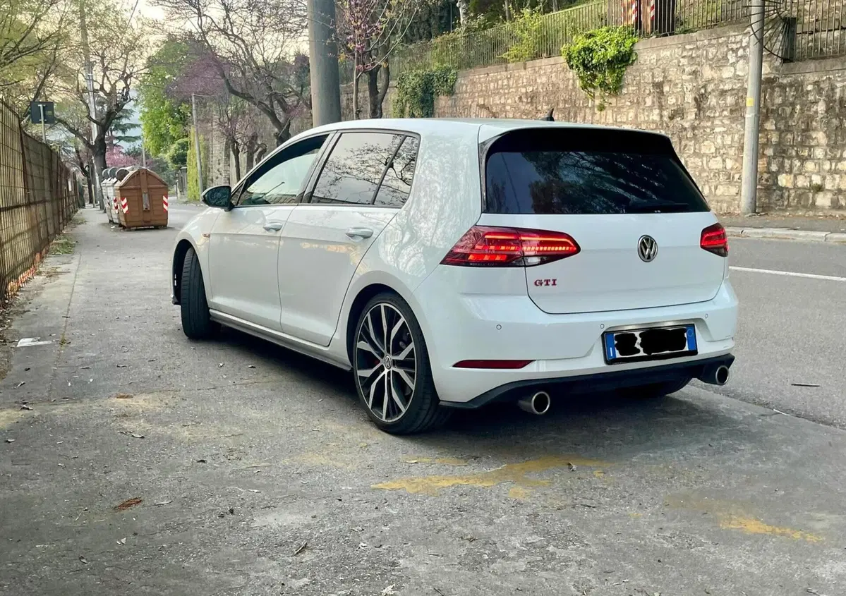 Volkswagen Golf 2.0 TSI GTI DSG