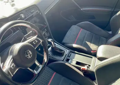 Volkswagen Golf 2.0 TSI GTI DSG (4)