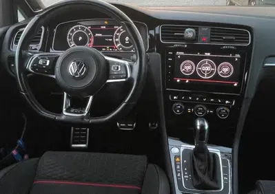 Volkswagen Golf 2.0 TSI GTI DSG (7)