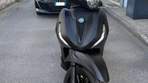 Piaggio Beverly 400 S ABS-ASR (2021 - 24)  (2)
