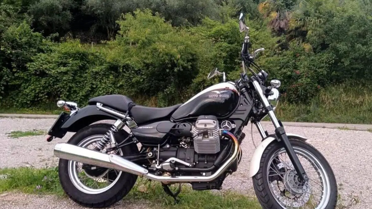 Moto Guzzi Nevada 750 Anniversario (2012 - 13)  (3)