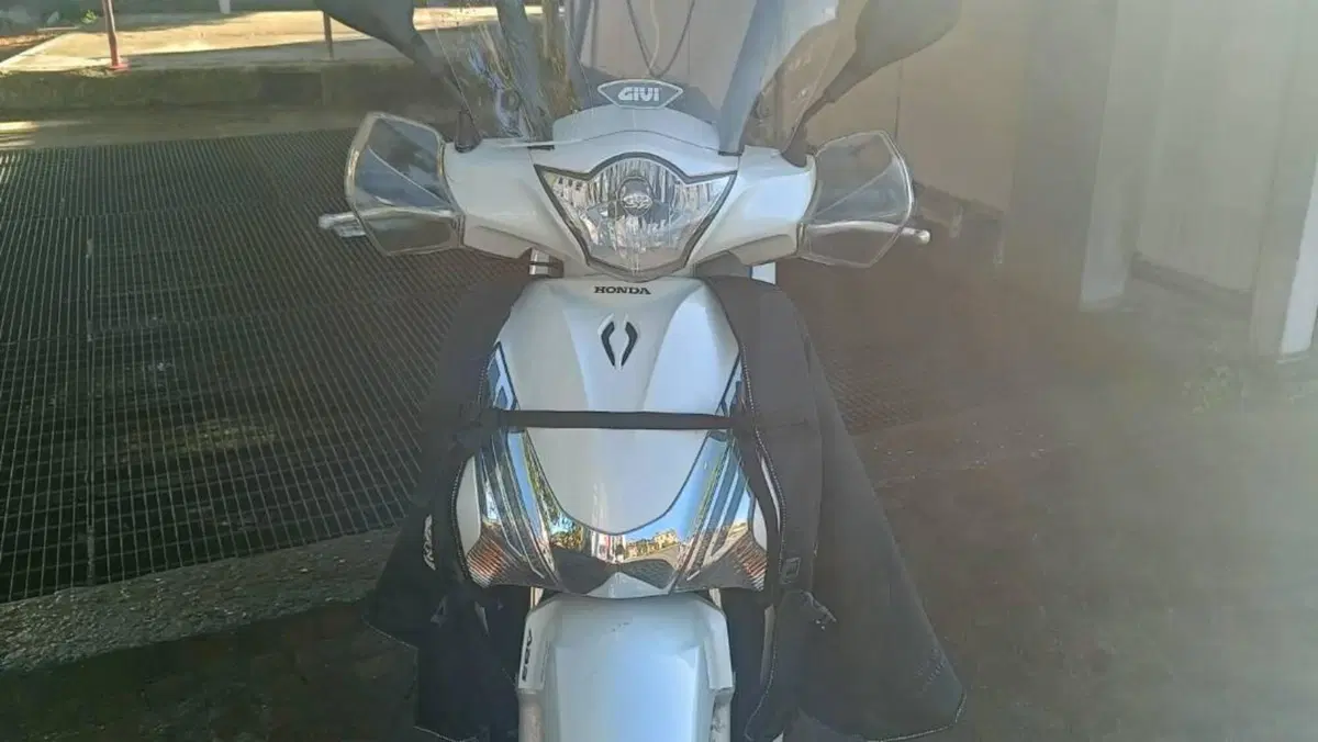 Honda SH 150i ABS (2013 - 16)  (2)