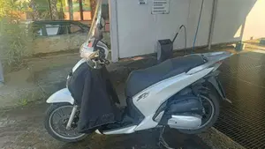 Honda SH 150i ABS (2013 - 16)  (3)