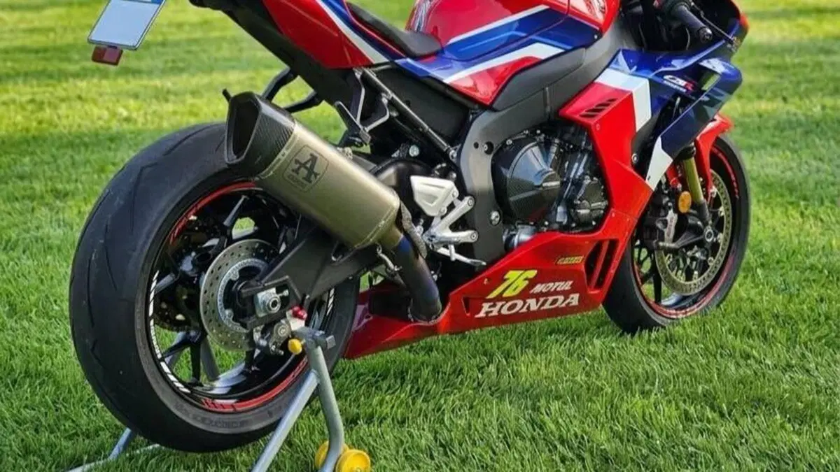 Honda CBR 1000 RR-R Fireblade (2022 - 23) 