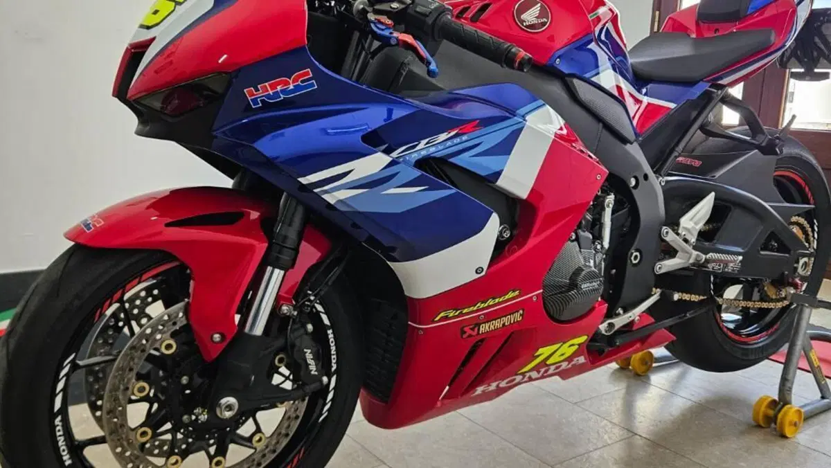 Honda CBR 1000 RR-R Fireblade (2022 - 23)  (3)