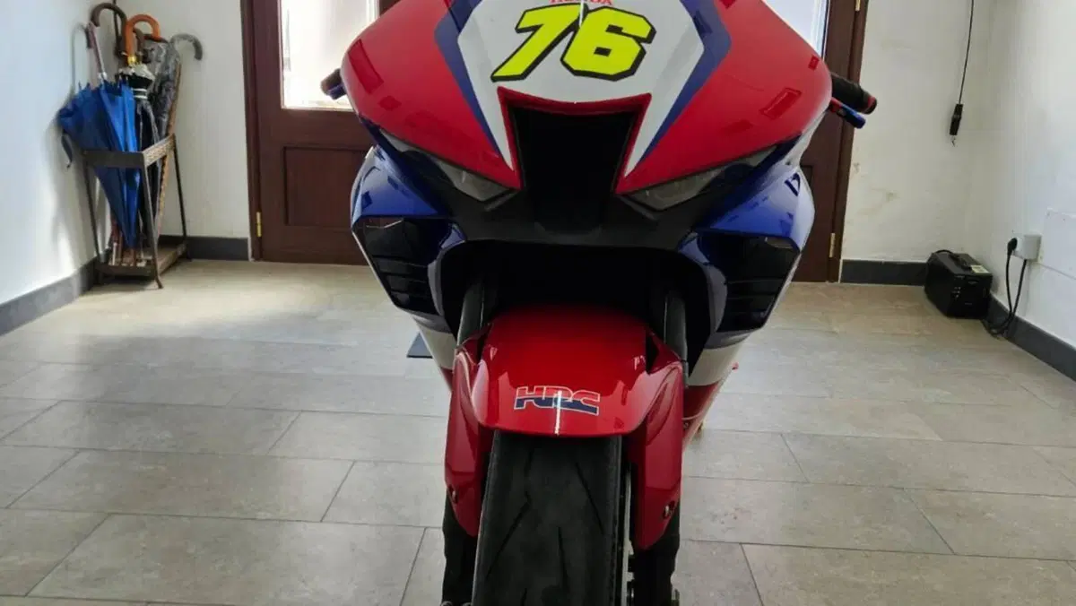 Honda CBR 1000 RR-R Fireblade (2022 - 23)  (5)